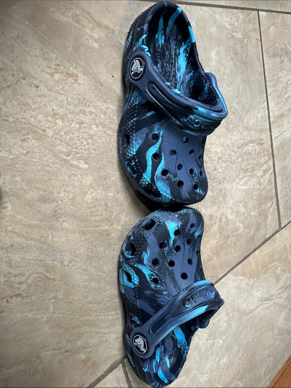 CROCS Kids Slip-On Clog in Navy and Turquoise Splash C7 - Picture 3 of 3